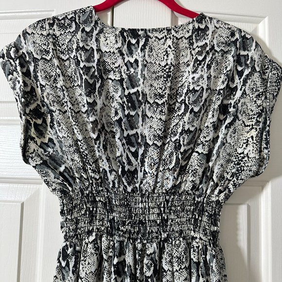 BAR III Snakeskin Print Zipper Front Cinched Waist Short Sleeve Dress Medium - Picture 11 of 16